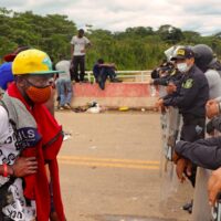Cientos de migrantes haitianos llevan seis días varados en frontera Brasil-Perú