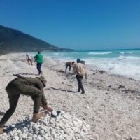 Medio Ambiente interviene playa Los Patos de Barahona por extracción de piedras