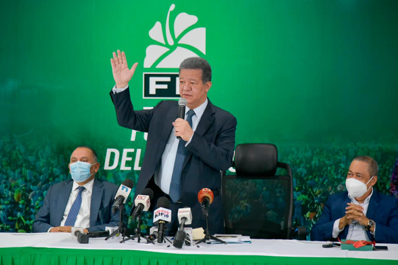 Regidor del PLD Robert Martínez pasa a la Fuerza del Pueblo