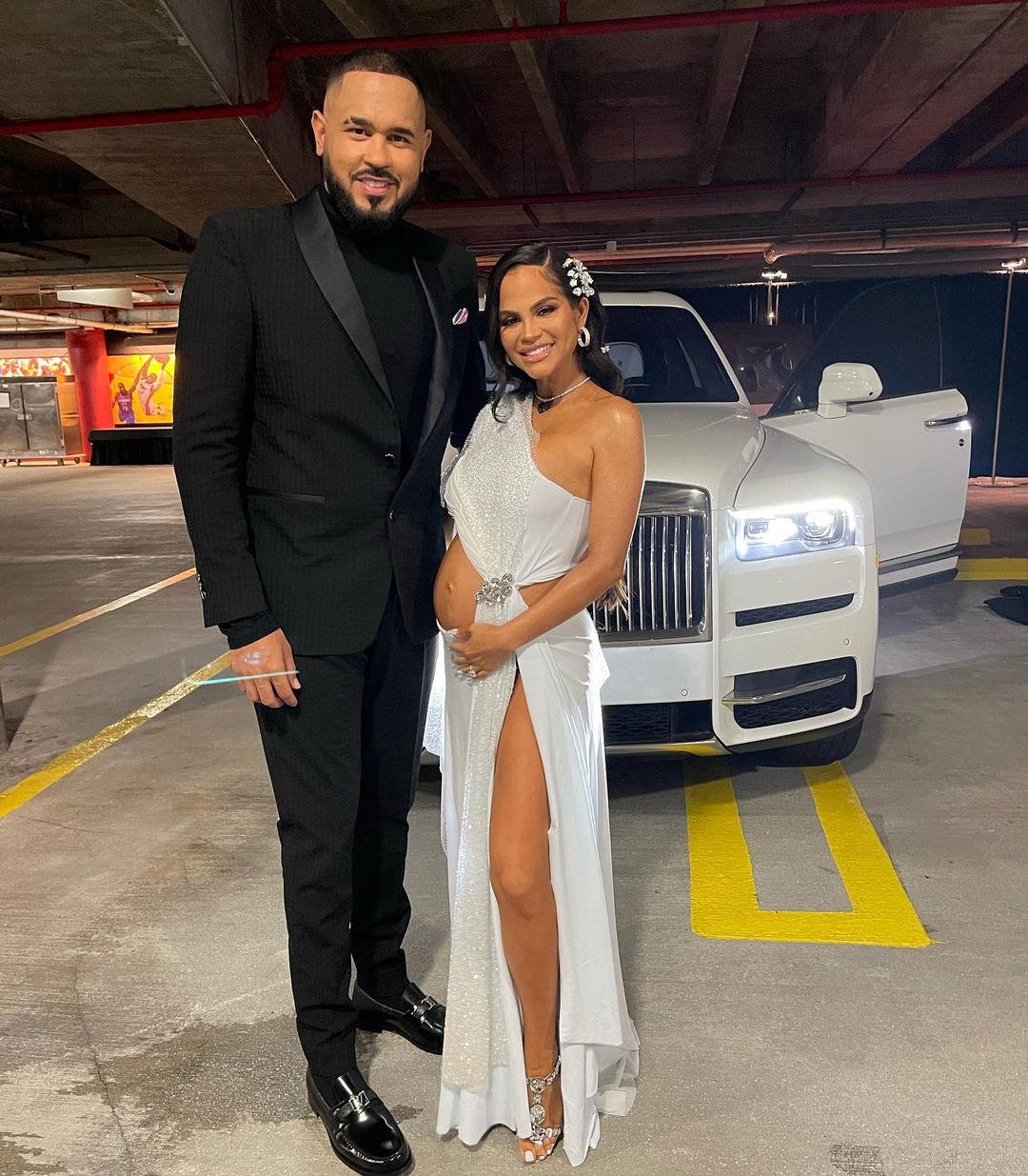 Natti Natasha revela que está embarazada en premio Lo Nuestro Natti Natasha revela que está embarazada en premio Lo Nuestro