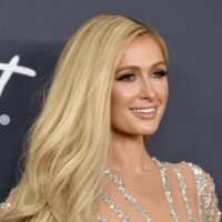 Paris Hilton celebra sus 40 años y anuncia compromiso con Carter Reum