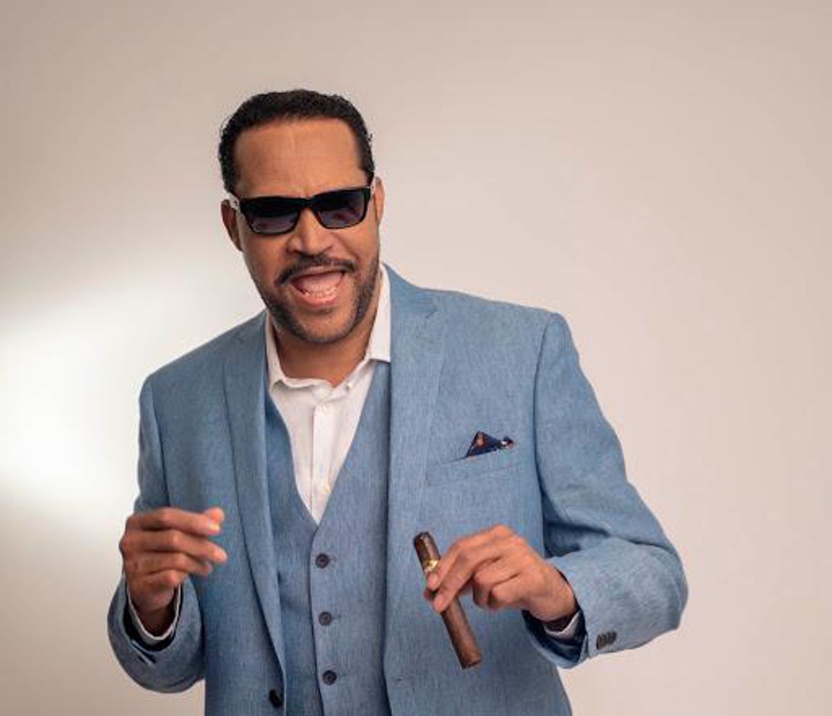 Sonero dominicano Raulín Rosendo es dado de alta