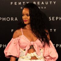 Rihanna celebra su 33 cumpleaños con el Coronavirus muy presente en sus negocios