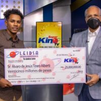 Estudiante de agronomía se gana RD$25 millones en sorteo Súper Kino TV