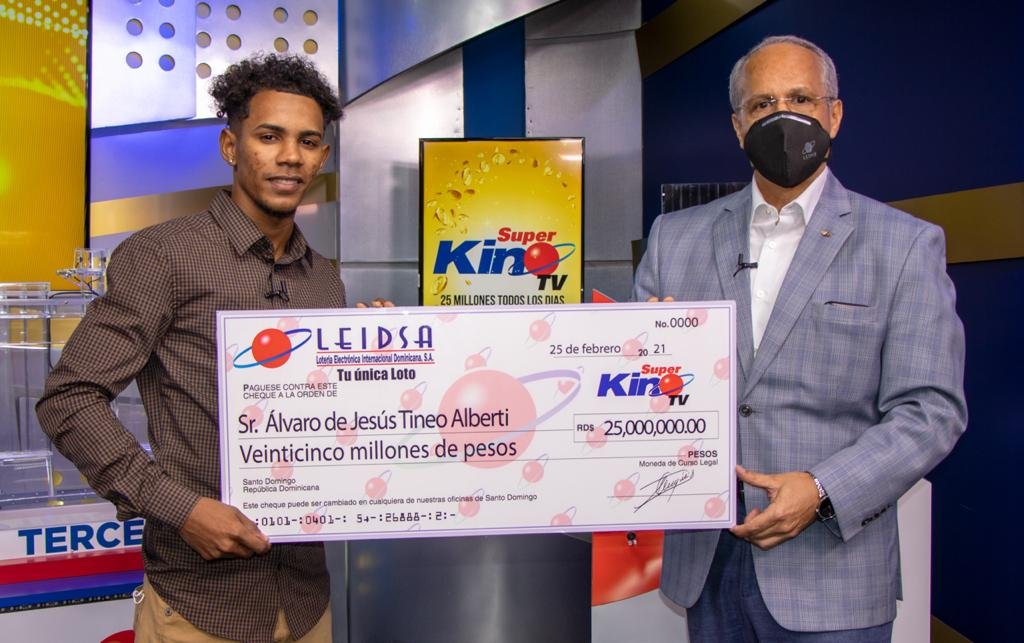 Estudiante de agronomía se gana RD$25 millones en sorteo Súper Kino TV