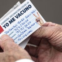 Chile vacuna a más de 1.8 millones de personas contra covid en 11 días