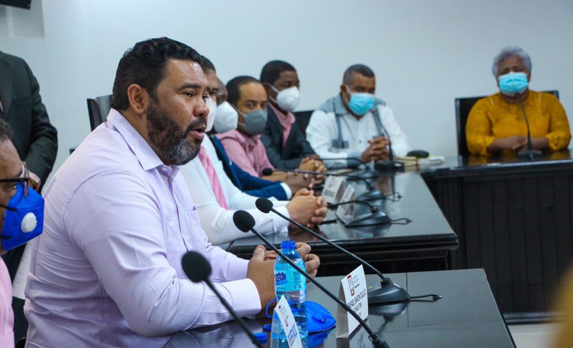 Alcalde de Higüey califica como nulo acuerdo entre MITUR, INTRANT y Uber