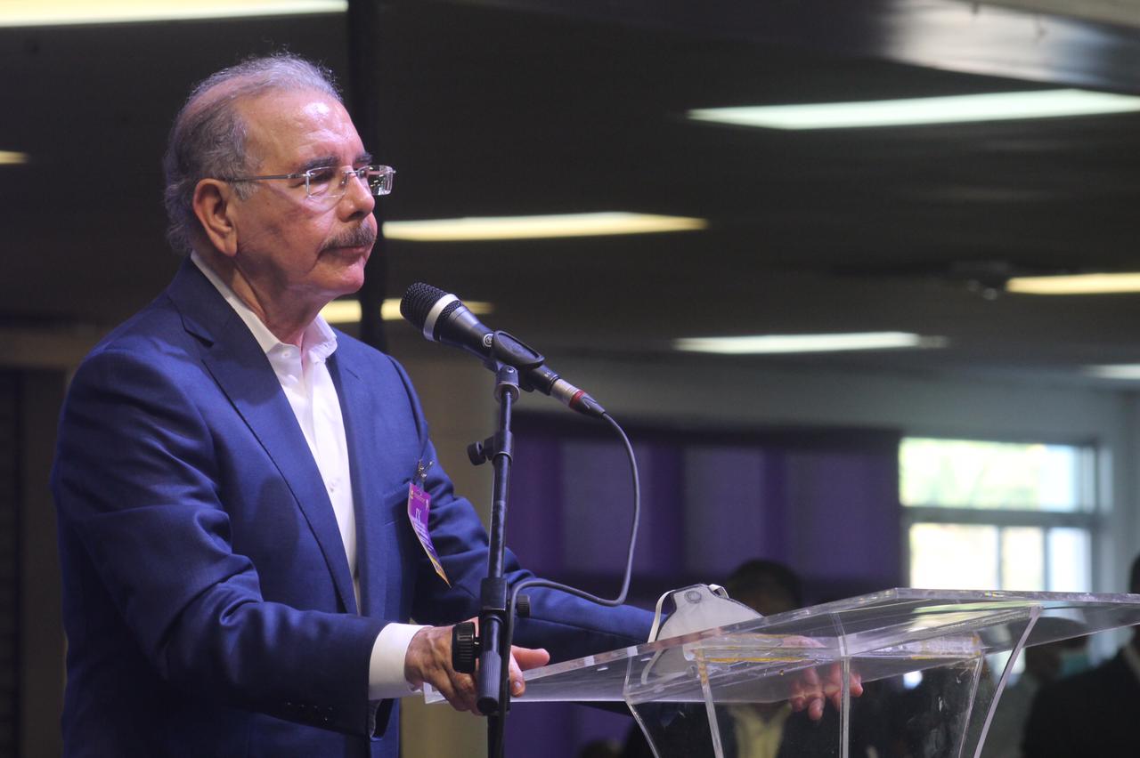 Danilo Medina dice la transparencia es parte del ADN del PLD