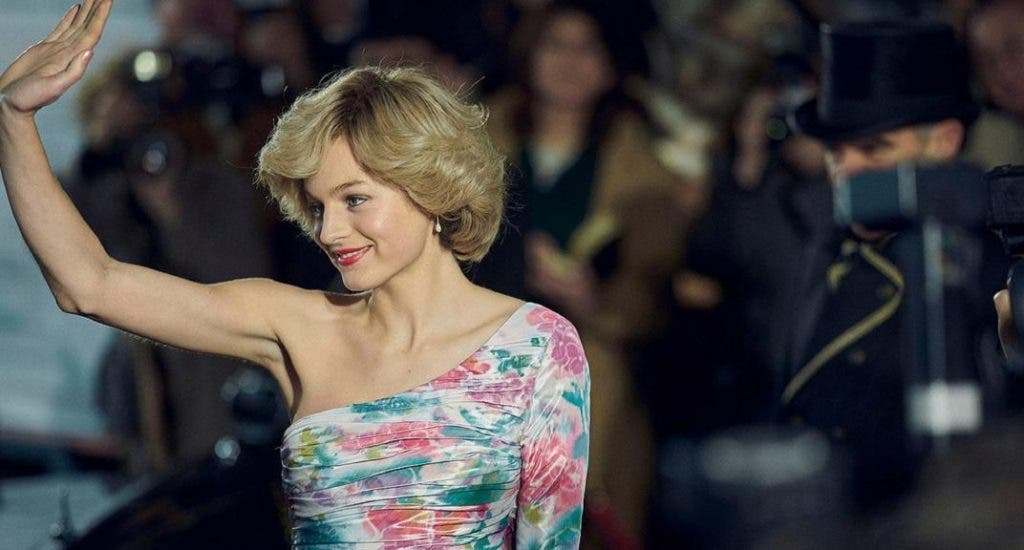 Emma Corrin, mejor actriz de serie dramática en los Globos de Oro