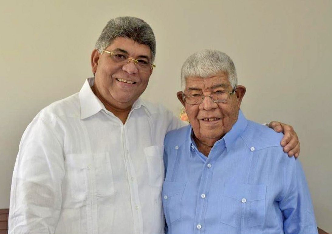 Fernando Rosa recibió autorización de la PGR y asistirá al sepelio de su padre