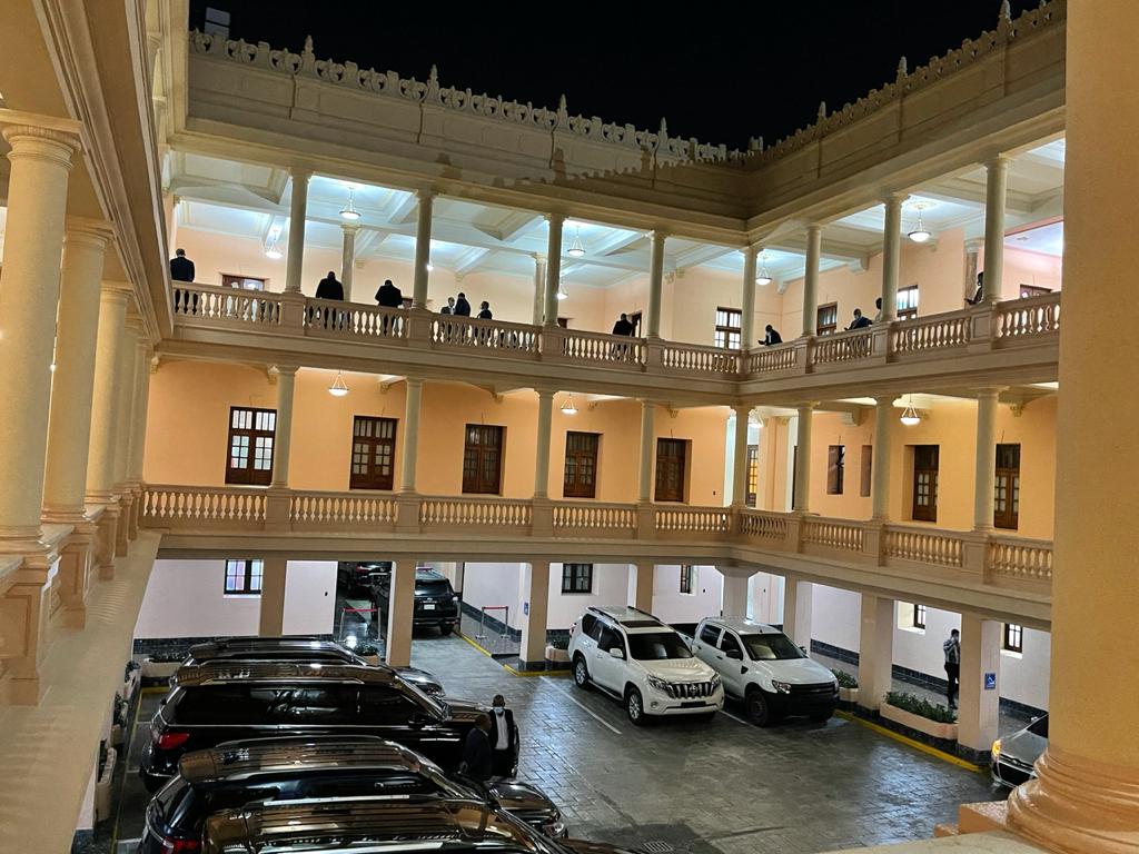 Abinader se reunirá esta noche con funcionarios en Palacio Nacional