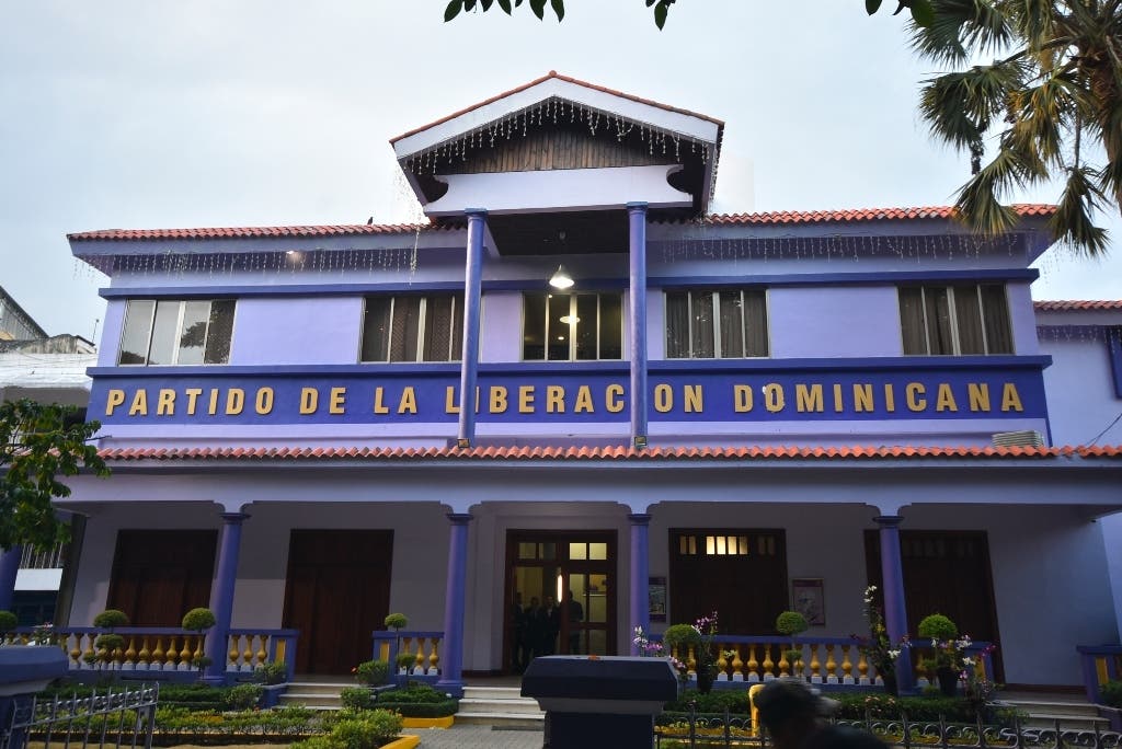 Día Internacional de la Mujer llega en un mal momento de renovación liderazgo del PLD
