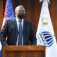 Exministro de Salud Pública dice salió del cargo con «la mano limpia»