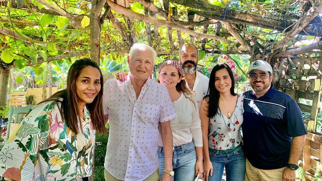 Muere Manolín Báez, "el abuelo influencer" y padre de Tania Báez