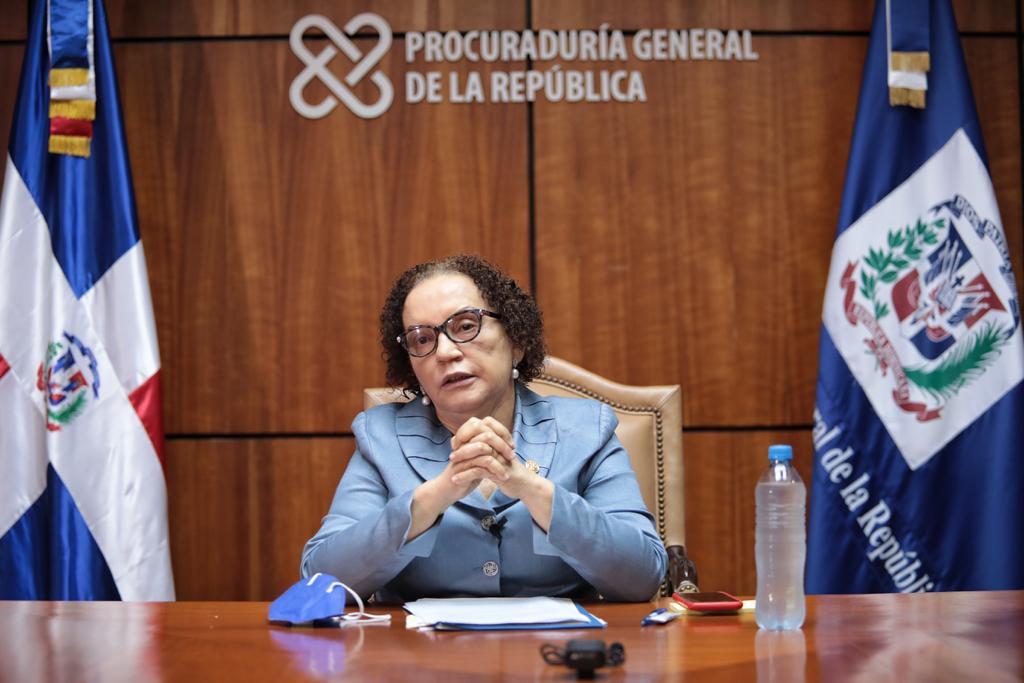Miriam Germán instruye a fiscales que investigan patrulla policial que ultimaron esposos en Villa Altagracia