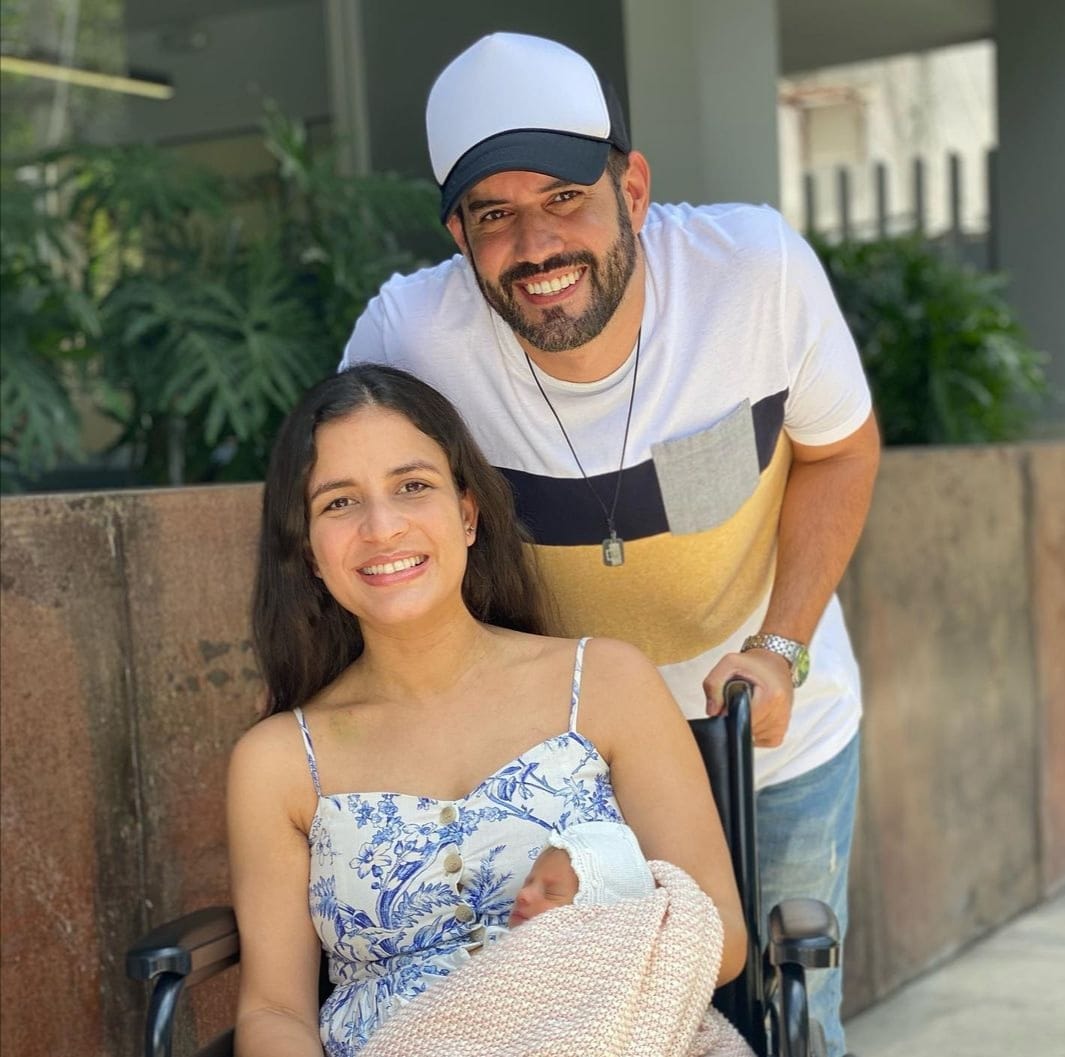 Yeri Peguero recibe sesiones de terapia física y respiratoria