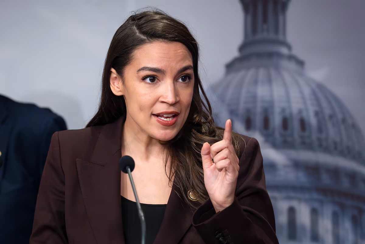 Congresista demócrata vincula operativos del ICE con vigilancia establecida tras el 11S