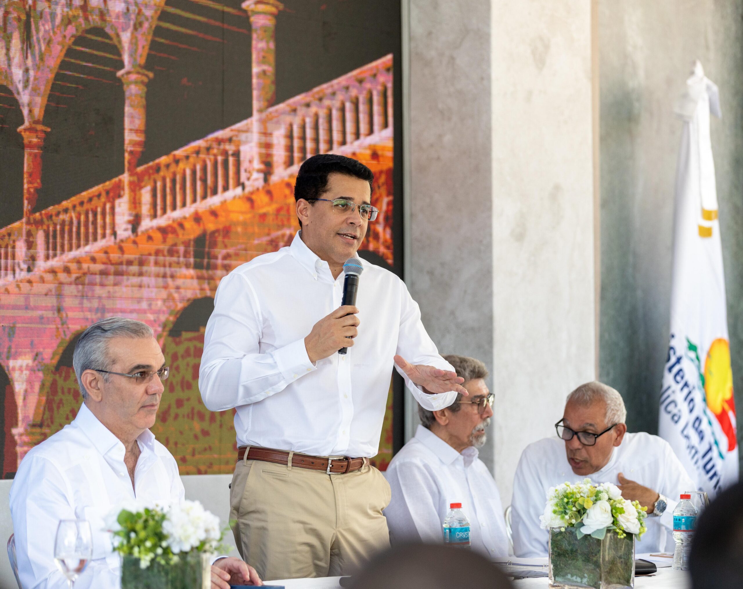 David Collado pide disculpa por el malestar causado durante remozamiento de la Zona Colonial