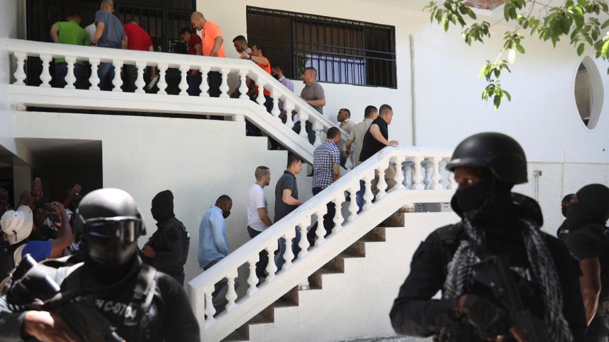 Extraditan 18 sospechosos de asesinato de Moise a EU