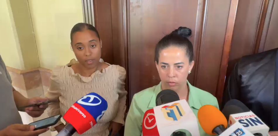 Familia de Deivy Abreu espera llegada al país de presunto agresor mientras audiencia es aplazada