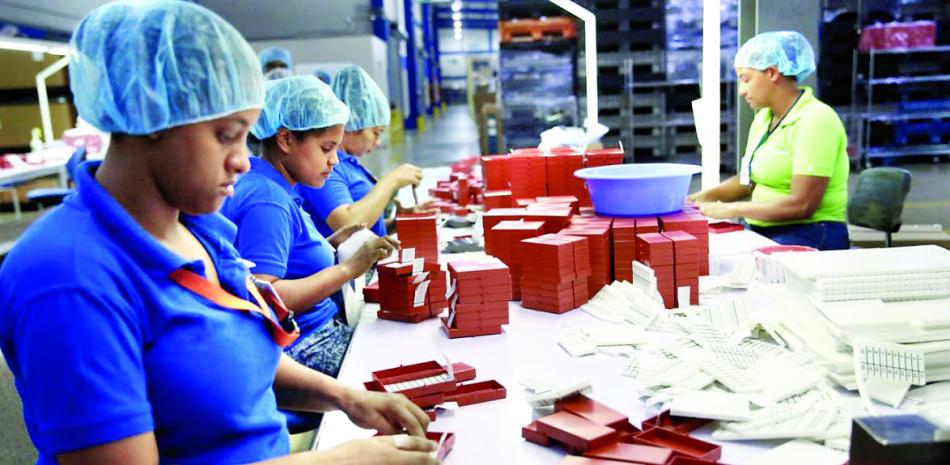 La OIT afirma mujeres ganan 18% menos que los hombres