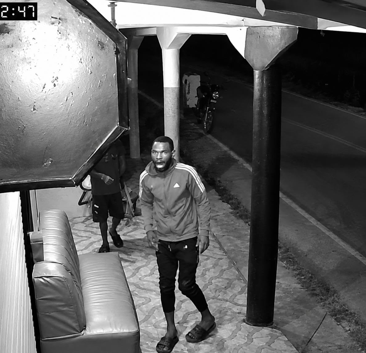 Policía apresa a alias “Ratón” tras supuesto robo a banca de lotería en Monte Plata