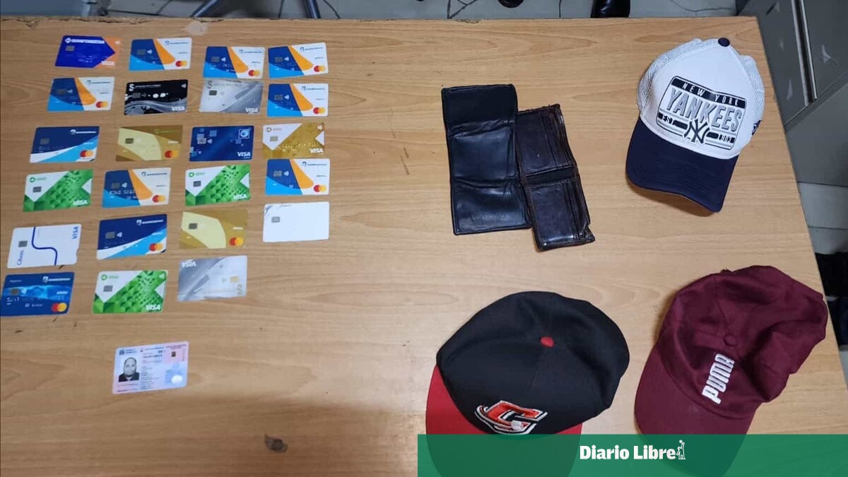 Apresan a hombre vinculado al "cambiazo" de tarjetas bancarias en Santiago