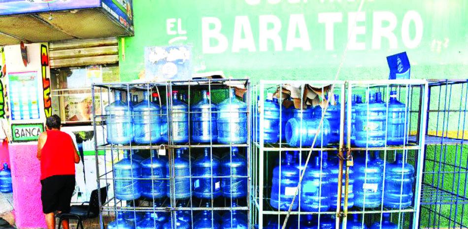 Botellón de agua se vende hasta en RD$130 en el Gran Santo Domingo y amenaza economía familiar