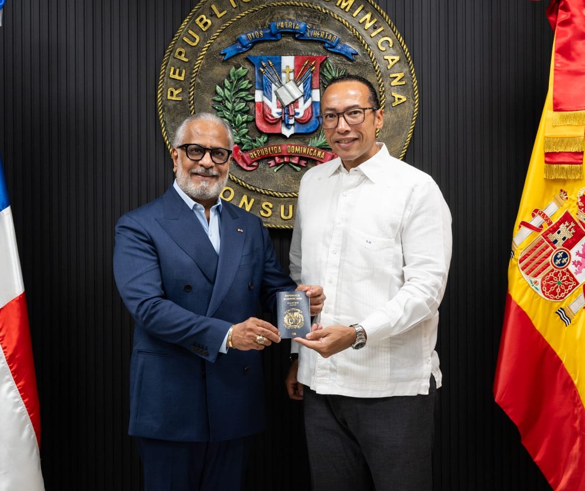 Consulado dominicano en Madrid inicia expedición del nuevo pasaporte electrónico