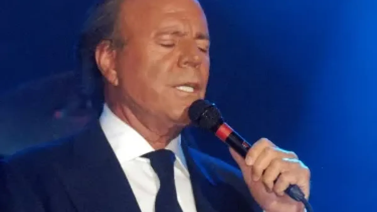 Fiscalía dice ahora que tribunal español puede investigar querella contra Julio Iglesias