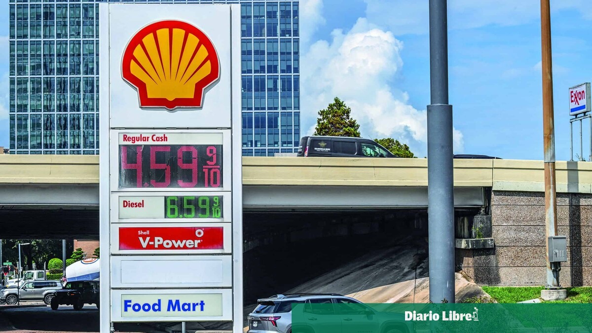 La gasolina acumula 158 días sobre los cuatro dólares en EE. UU.; el petróleo cierra al alza