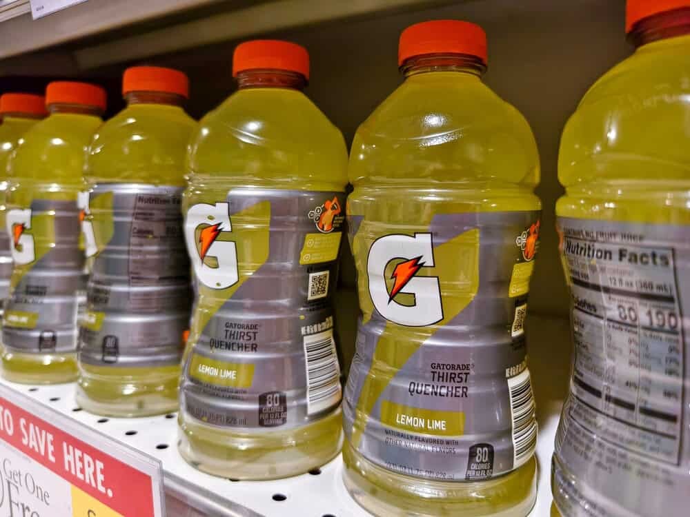 Retiran 122,000 cajas de bebidas energéticas en Estados Unidos por mal etiquetado