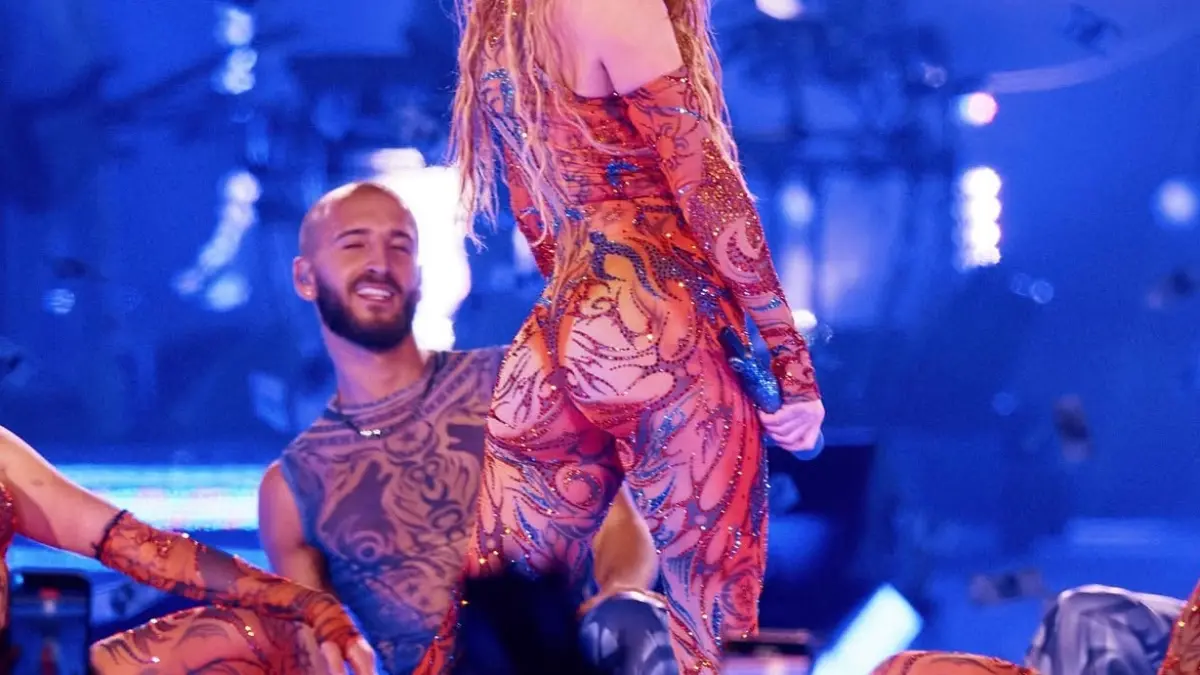 Shakira afirma que ha hecho “demasiadas cosas por amor”